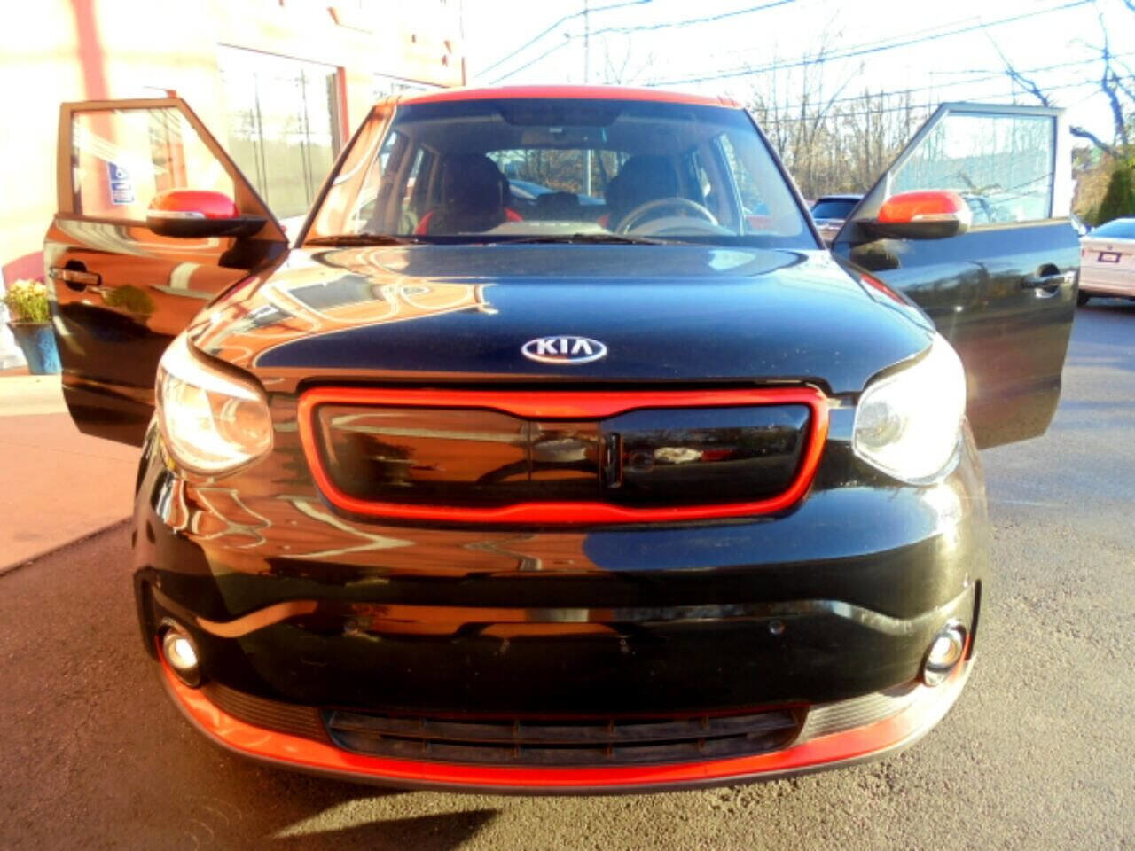 Used 2015 Kia Soul EV + image 32