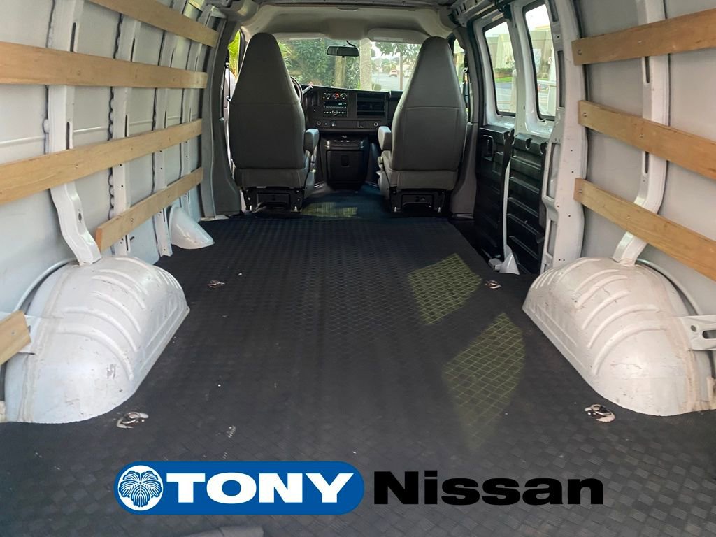 Used 2023 GMC Savana 2500 w/ Driver Convenience Package image 11