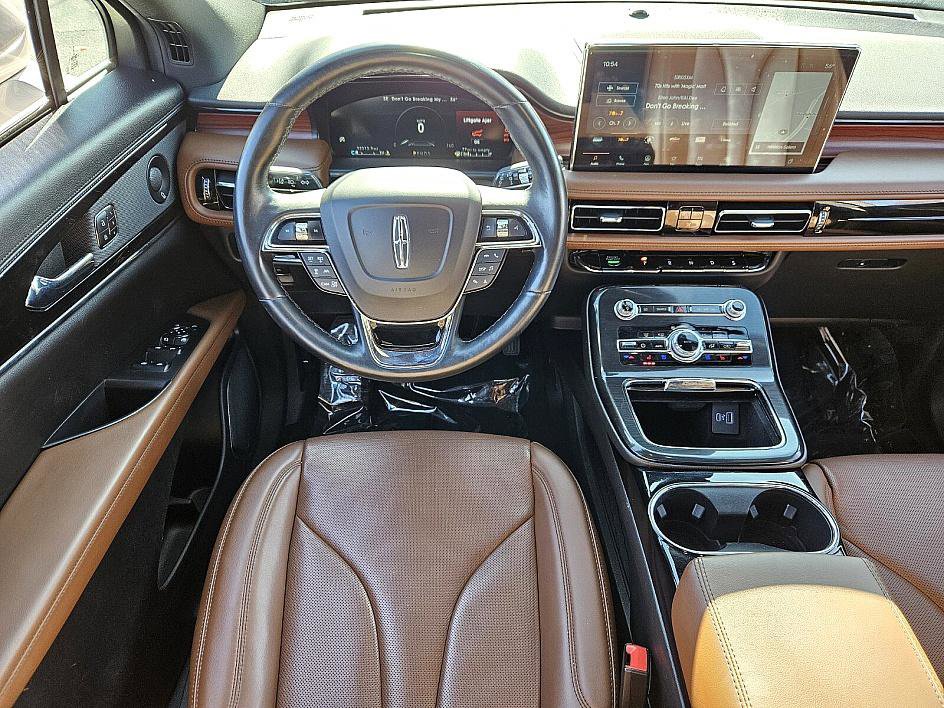 Used 2023 Lincoln Nautilus Reserve w/ Equipment Group 201A image 10