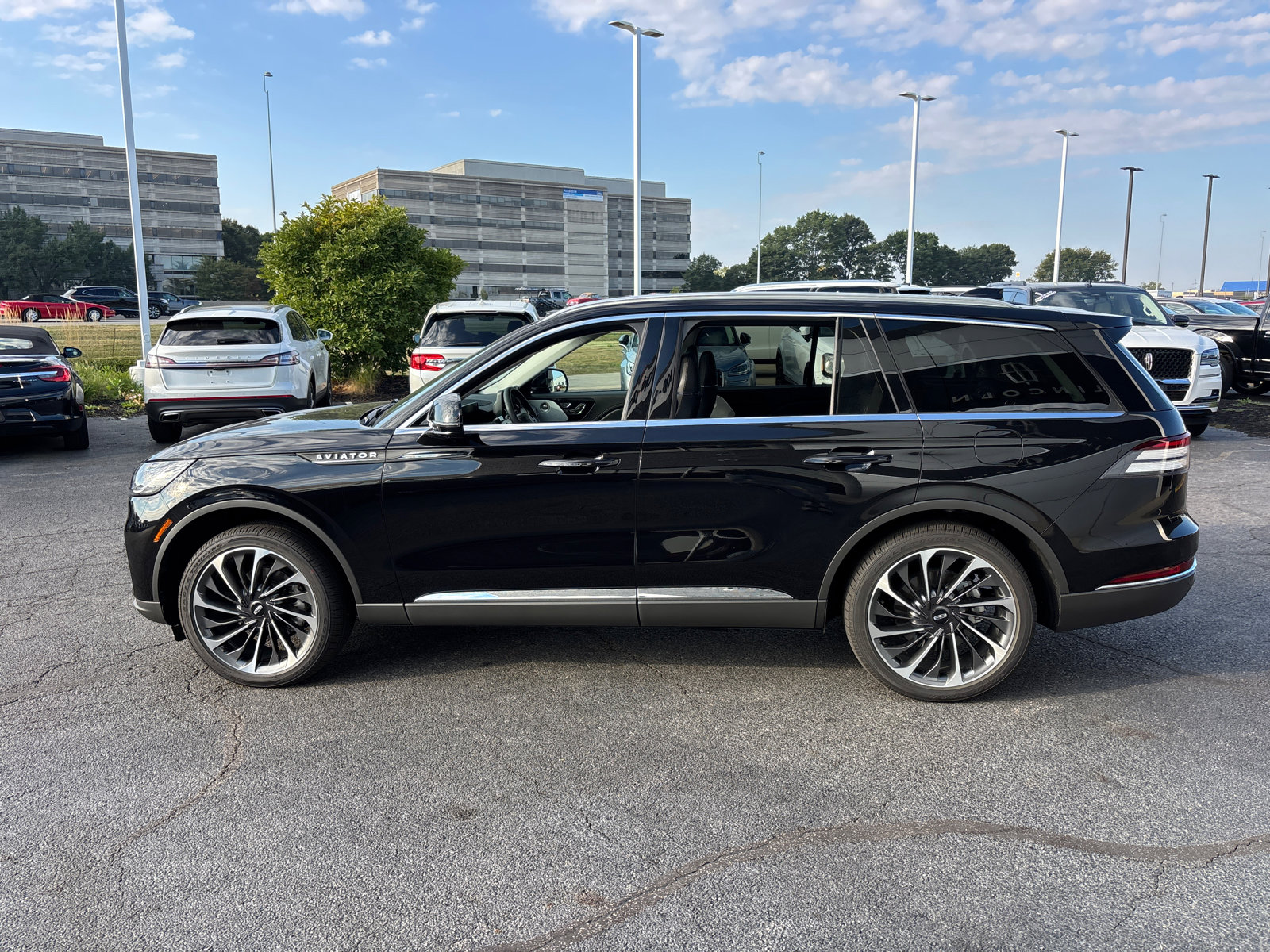 New 2025 Lincoln Aviator Reserve w/ Equipment Group 201A image 4