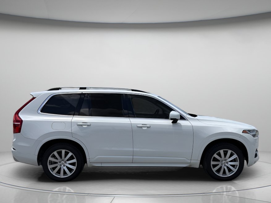 Used 2017 Volvo XC90 T6 Momentum w/ Vision Package AWD/4WD image 2