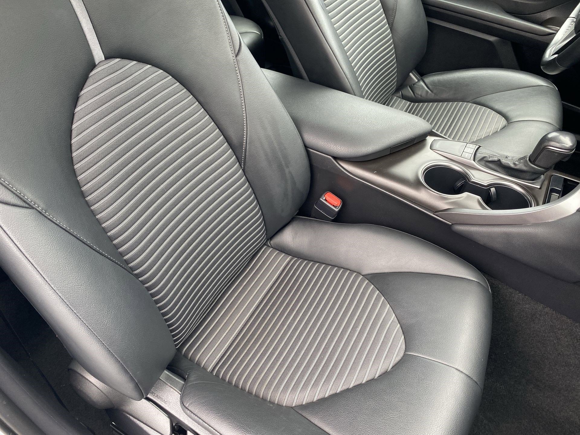 Used 2022 Toyota Camry SE image 28