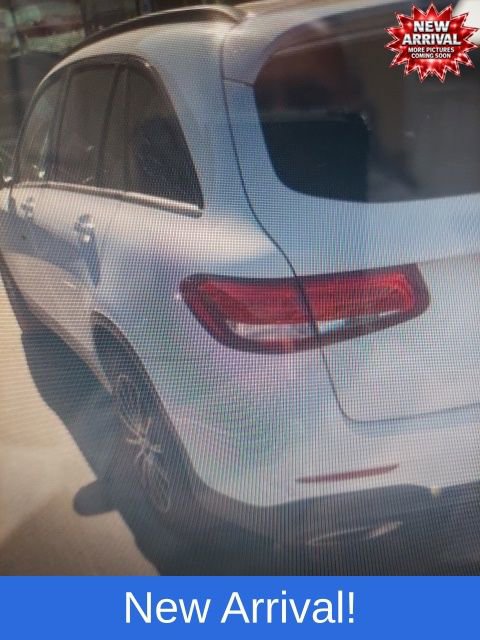 Used 2019 Mercedes-Benz GLC 300 4MATIC image 2