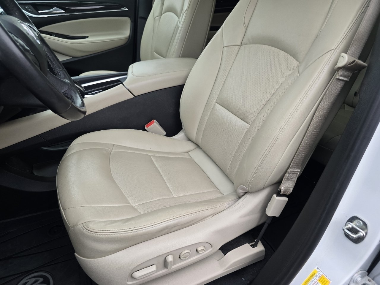 Used 2021 Buick Enclave Premium w/ Sun and Sites Package AWD/4WD image 25