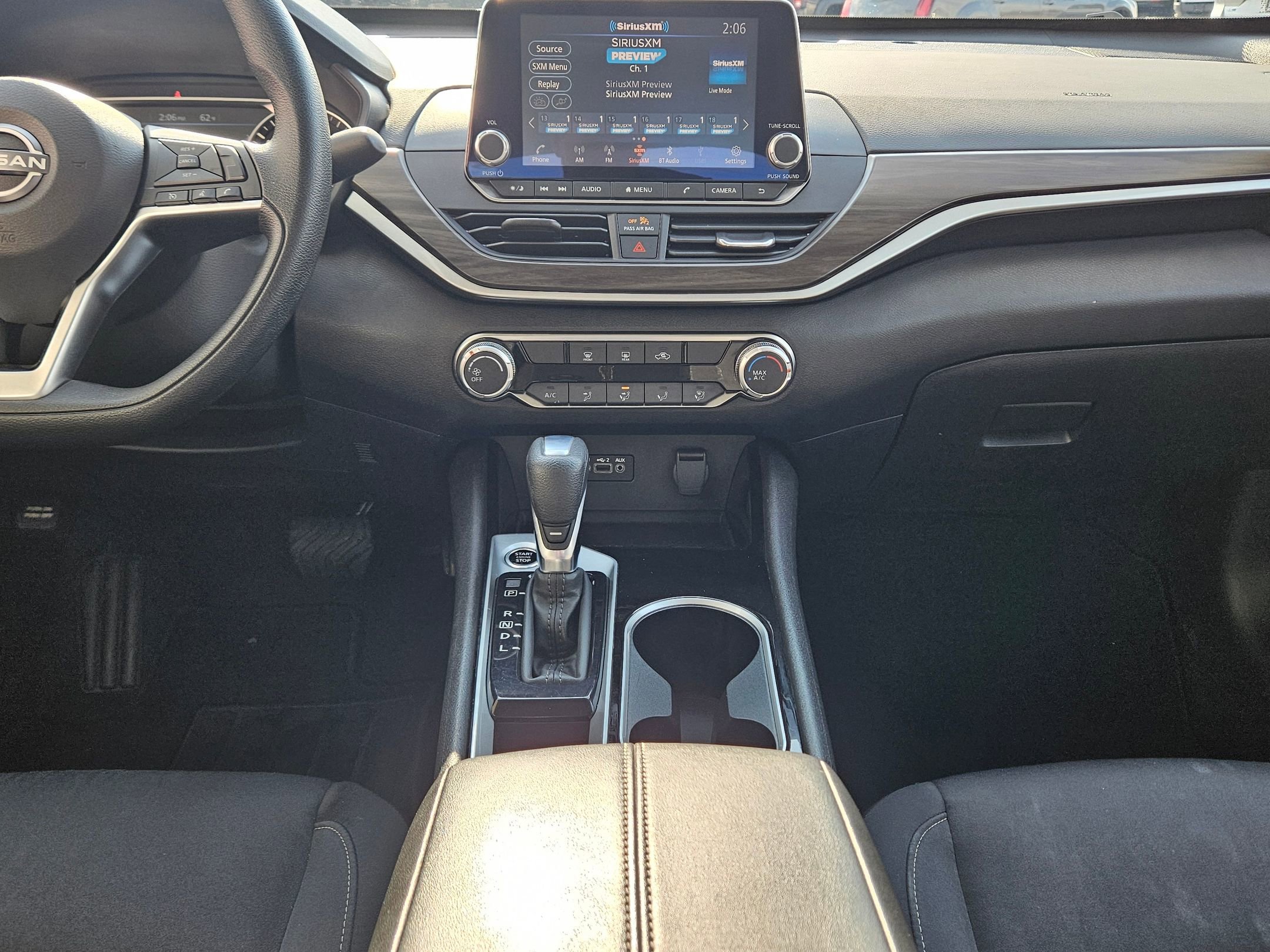 Used 2024 Nissan Altima 2.5 SV image 10