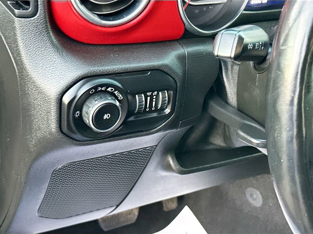 Used 2021 Jeep Wrangler Unlimited Rubicon AWD/4WD image 12