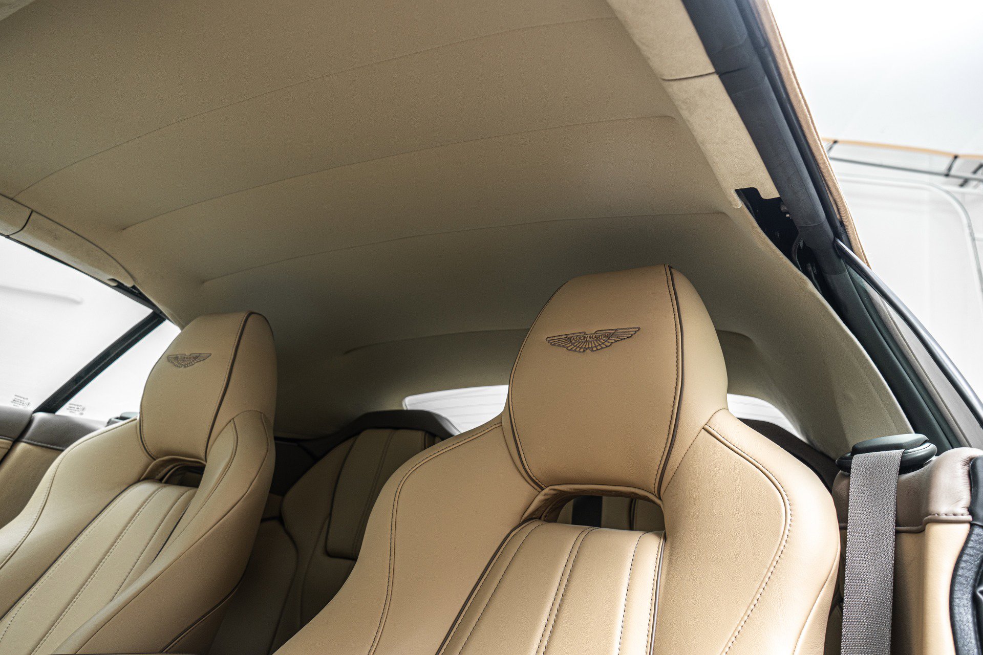 Used 2014 Aston Martin DB9 Volante -Very Low Miles, Pearl image 40