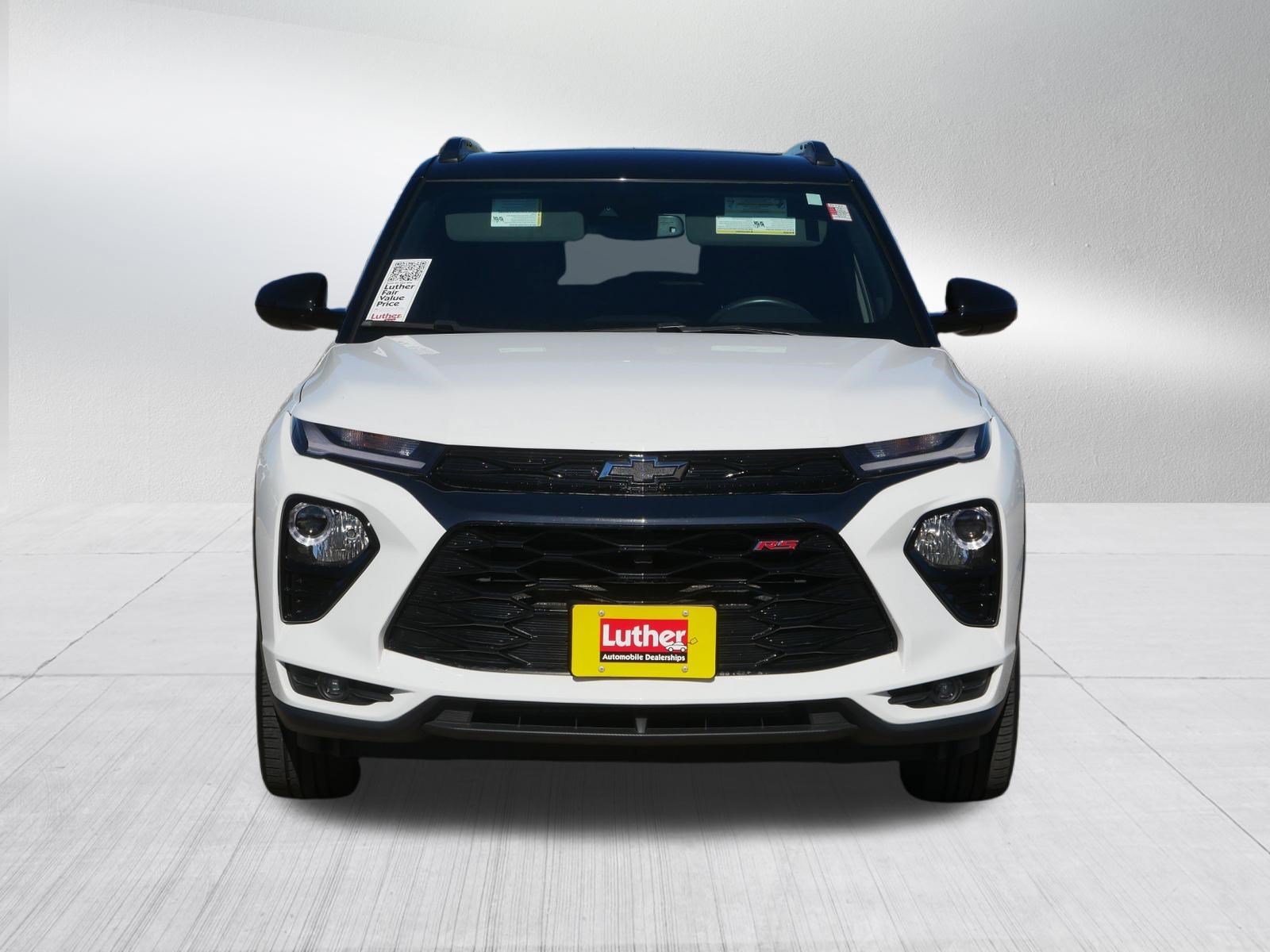 Used 2023 Chevrolet TrailBlazer RS w/ Sun and Liftgate Package AWD/4WD image 2