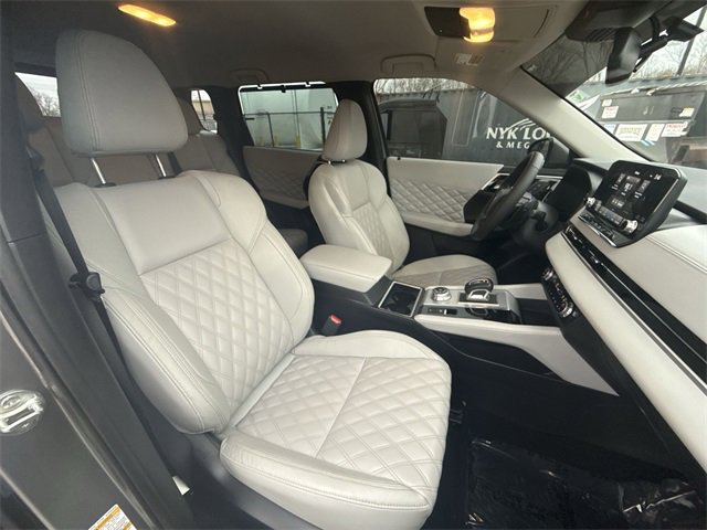 Used 2023 Mitsubishi Outlander SEL image 24