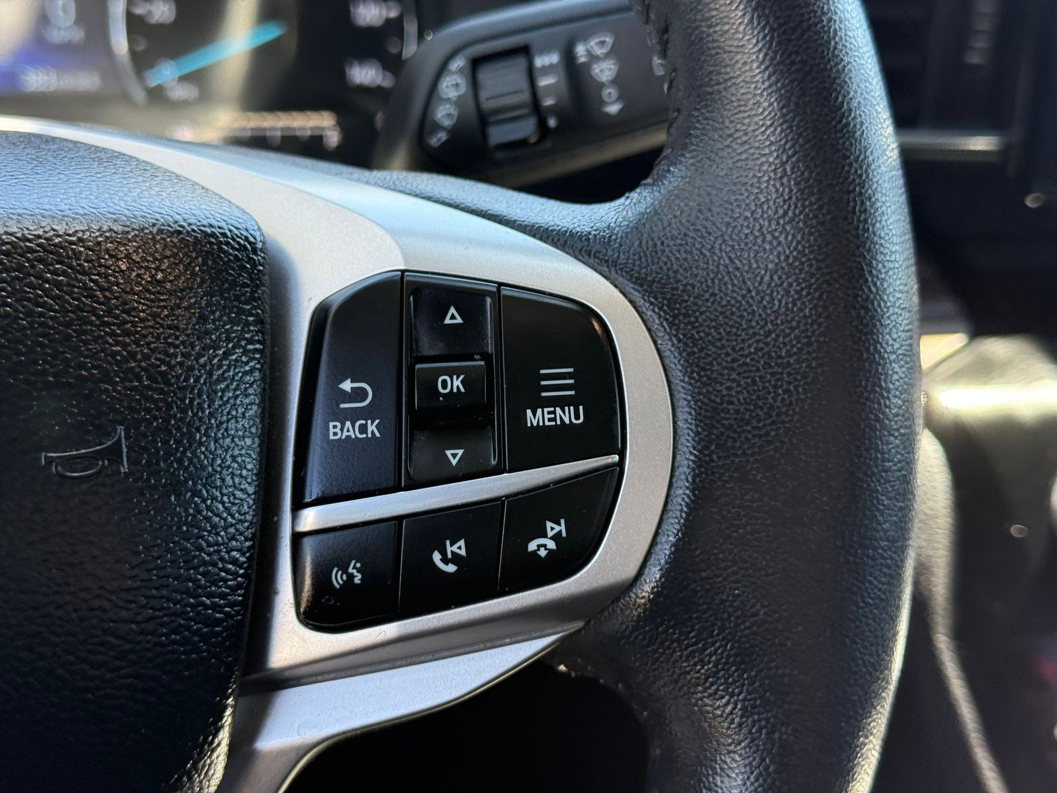 Used 2024 Ford Explorer Limited AWD/4WD image 20