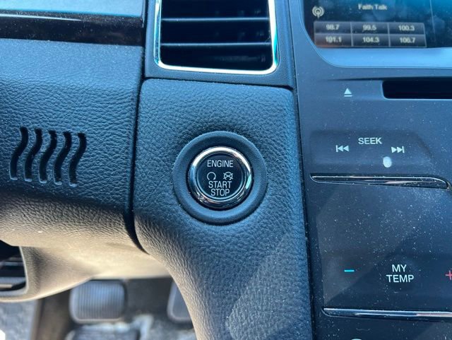 Used 2014 Ford Taurus Limited FWD image 25