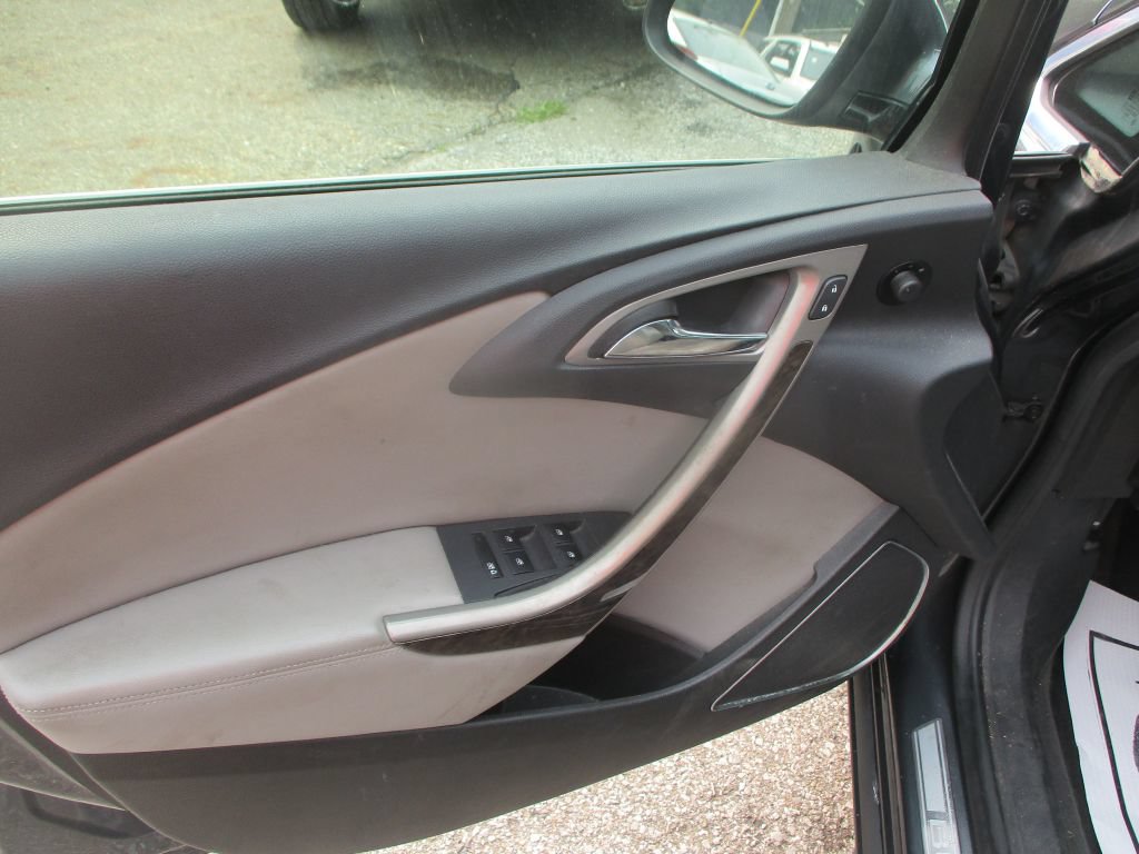 Used 2013 Buick Verano FWD image 11