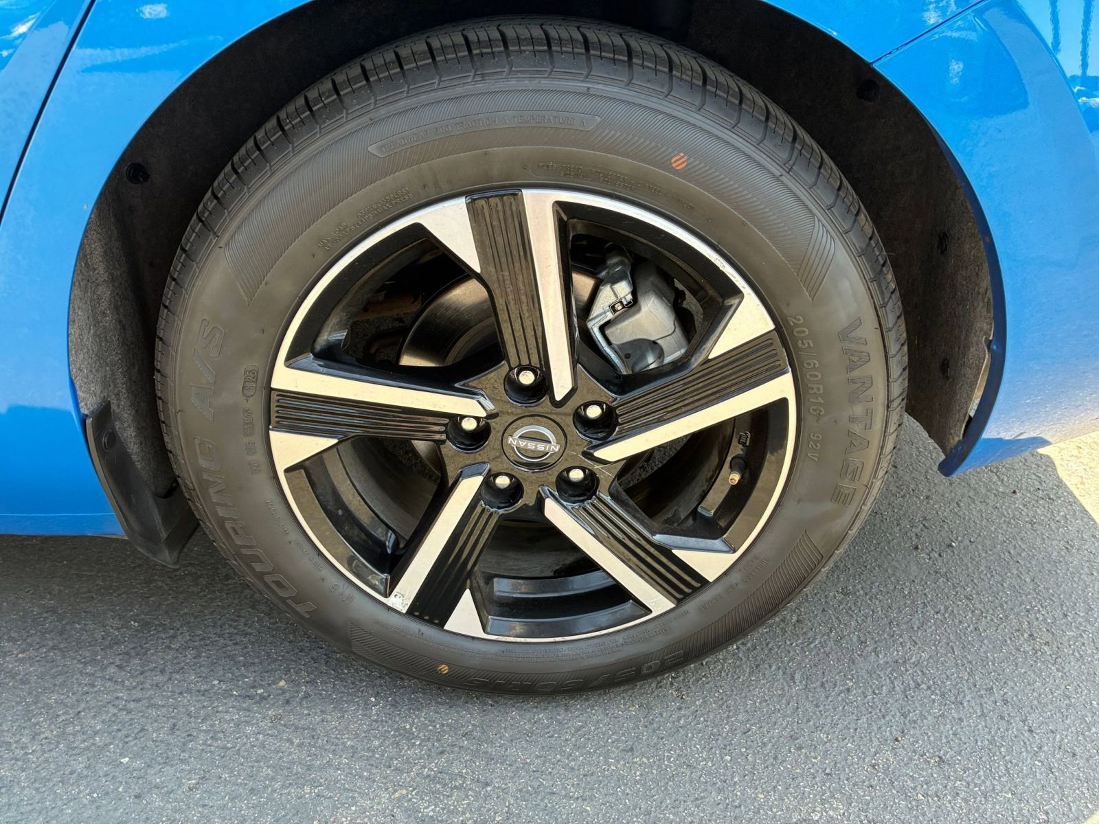 Used 2025 Nissan Sentra SV FWD image 28