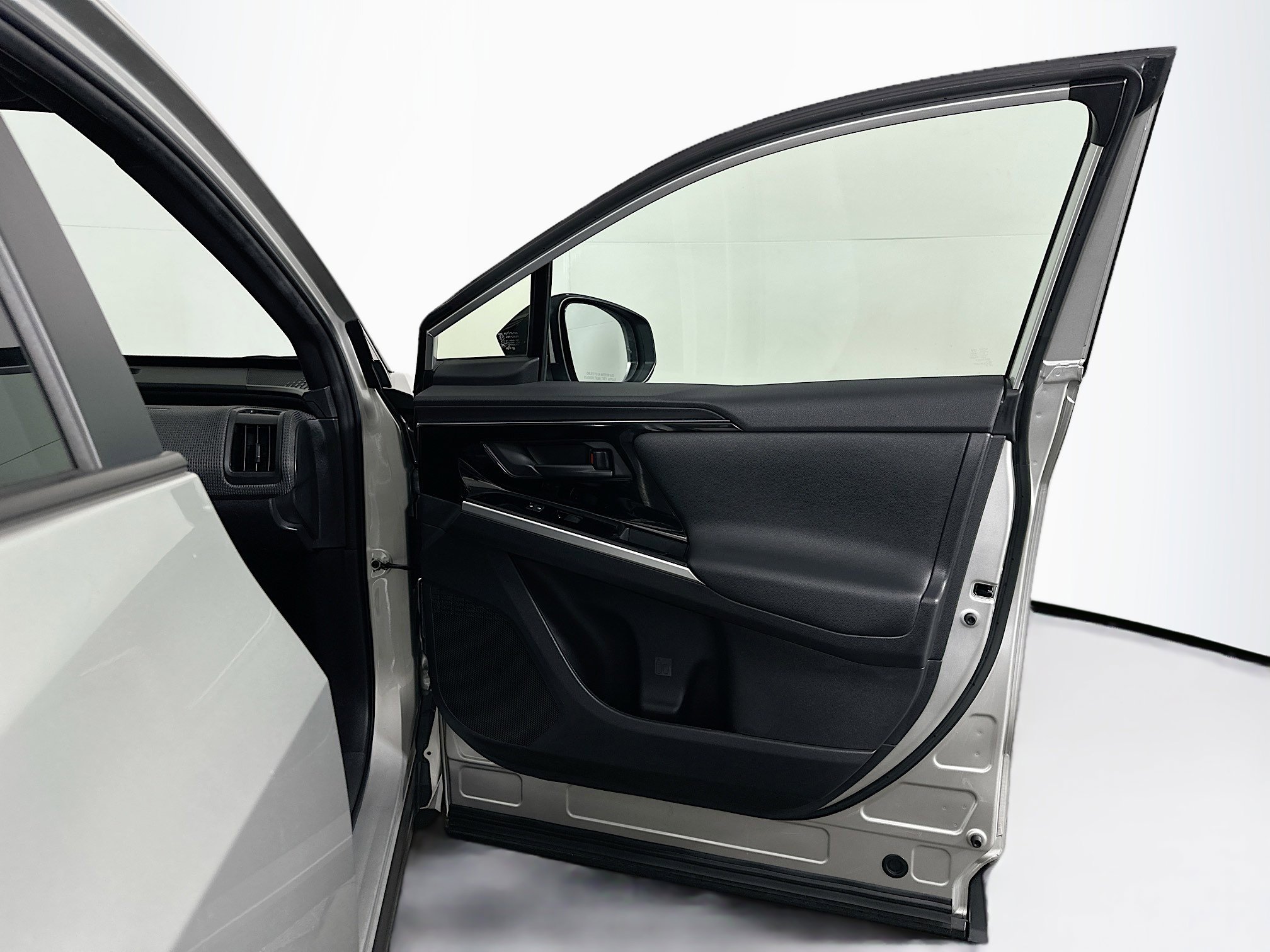 Used 2024 Toyota bZ4X XLE image 34