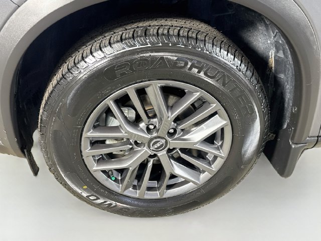 Used 2023 Nissan Rogue S AWD/4WD image 37