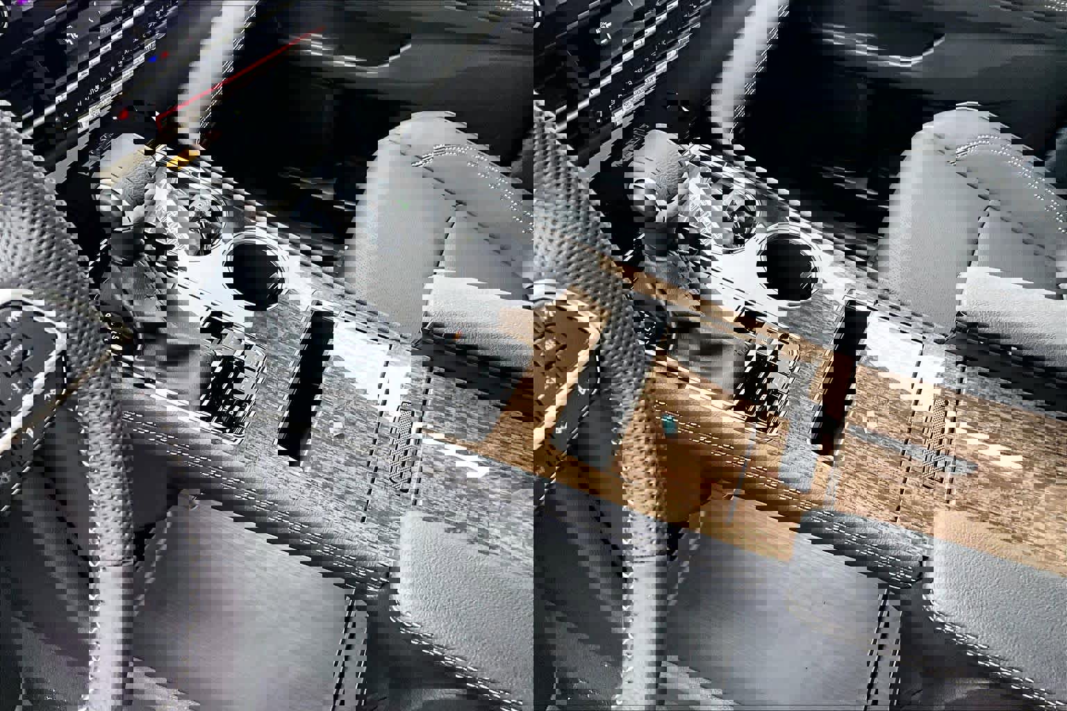 New 2026 Toyota Sienna Limited image 7