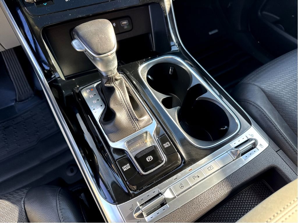 Used 2024 Kia Carnival SX Prestige image 24