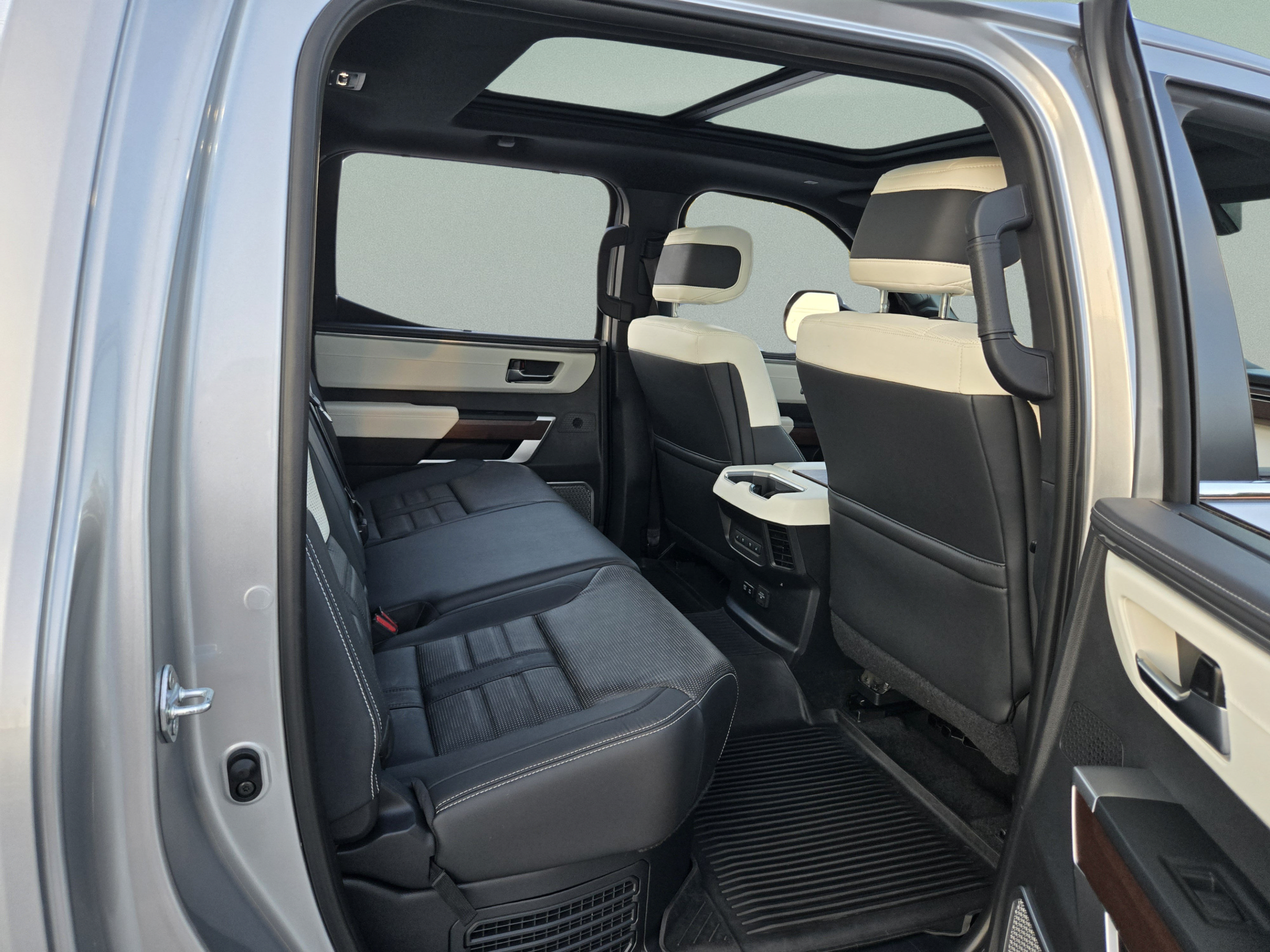 Used 2024 Toyota Tundra Capstone AWD/4WD image 26