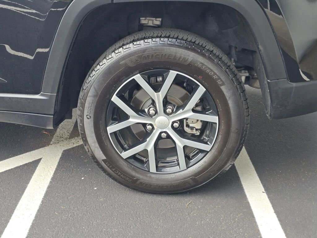 Used 2023 Jeep Grand Cherokee Limited image 11