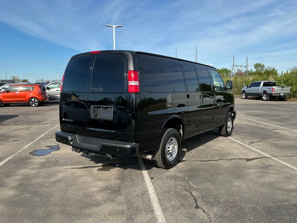 Used 2023 Chevrolet Express 3500 w/ Driver Convenience Package image 8