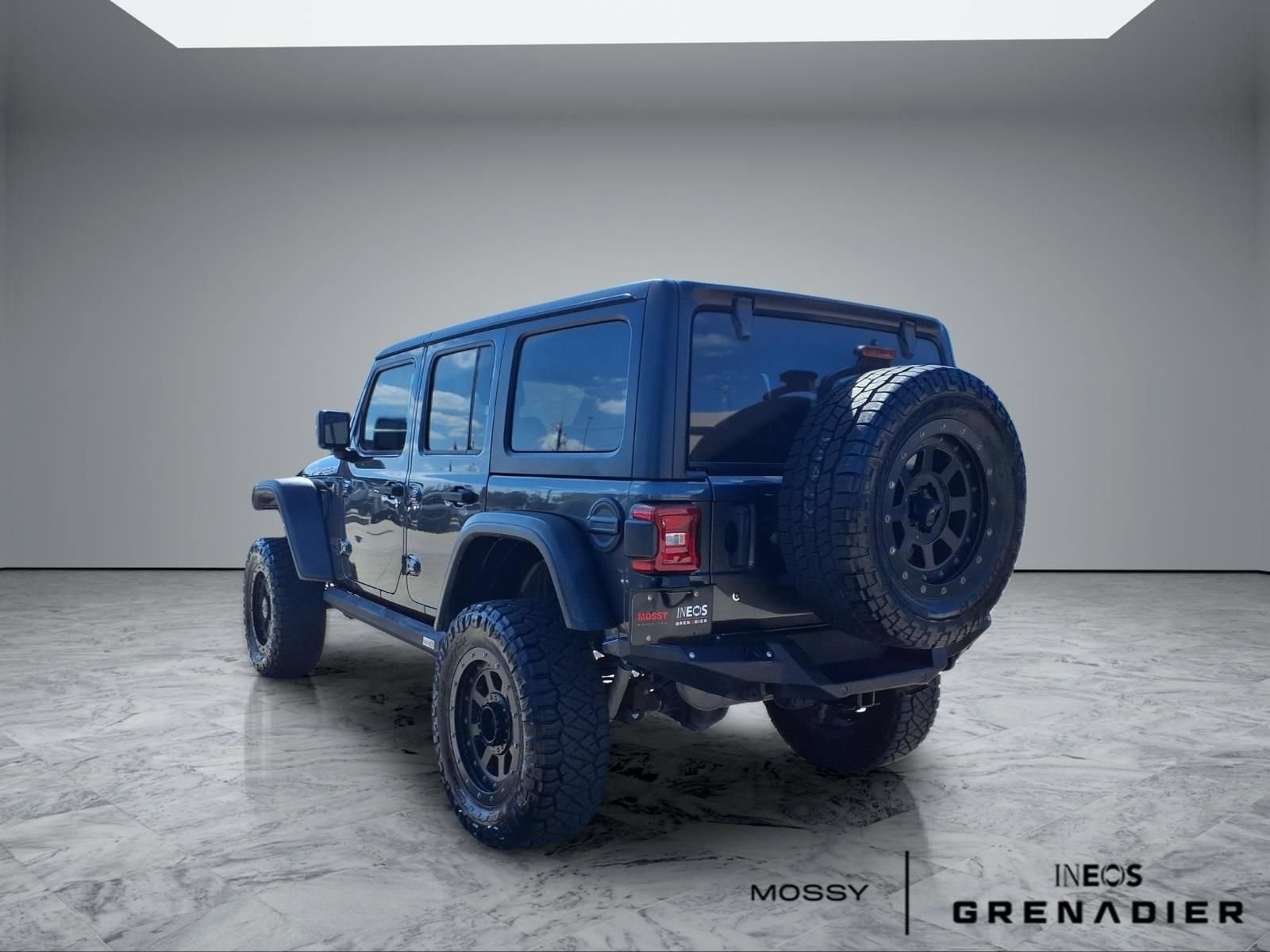 Used 2018 Jeep Wrangler Unlimited Rubicon AWD/4WD image 2