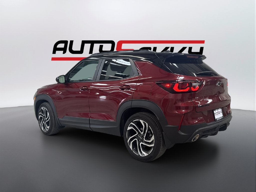Used 2025 Chevrolet TrailBlazer RS w/ Convenience Package FWD image 4