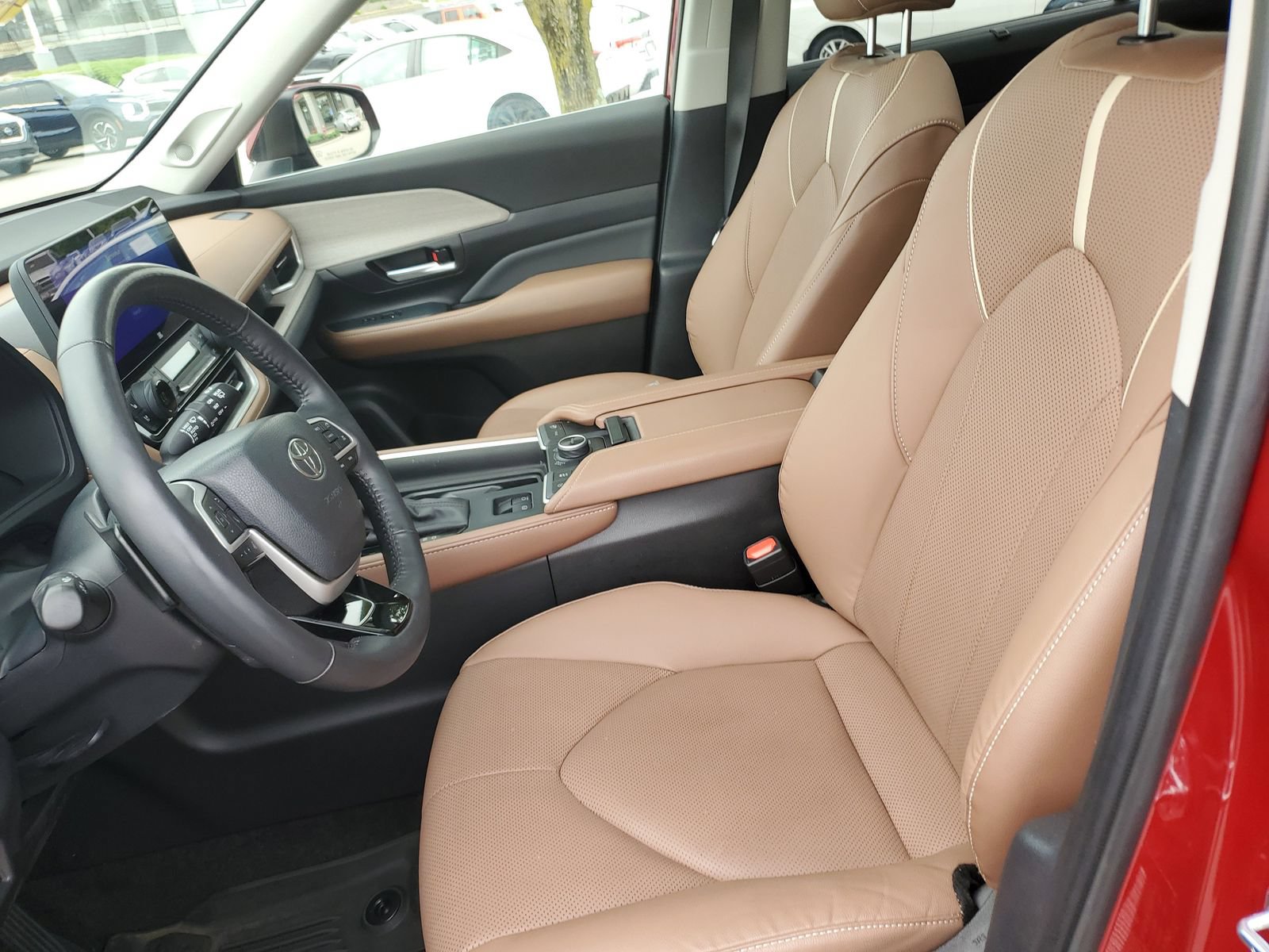Certified 2024 Toyota Grand Highlander AWD image 18
