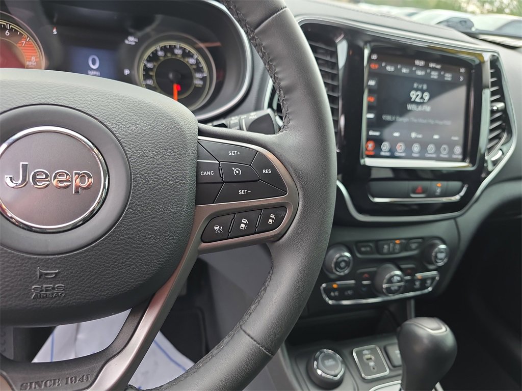 Used 2022 Jeep Cherokee Limited image 23