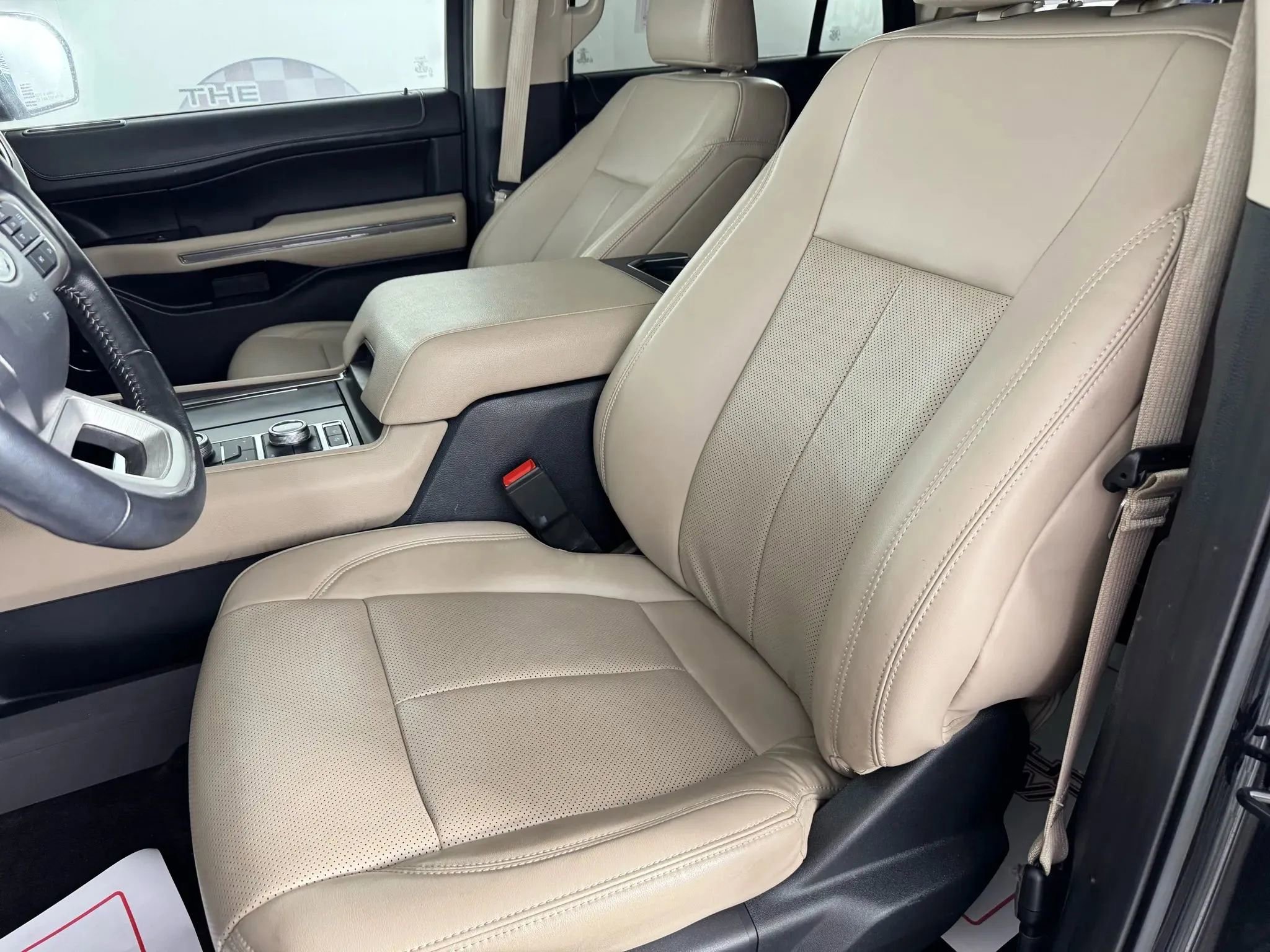 Used 2023 Ford Expedition XLT image 37