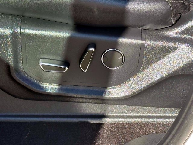 Used 2018 Ford Expedition Limited AWD/4WD image 19