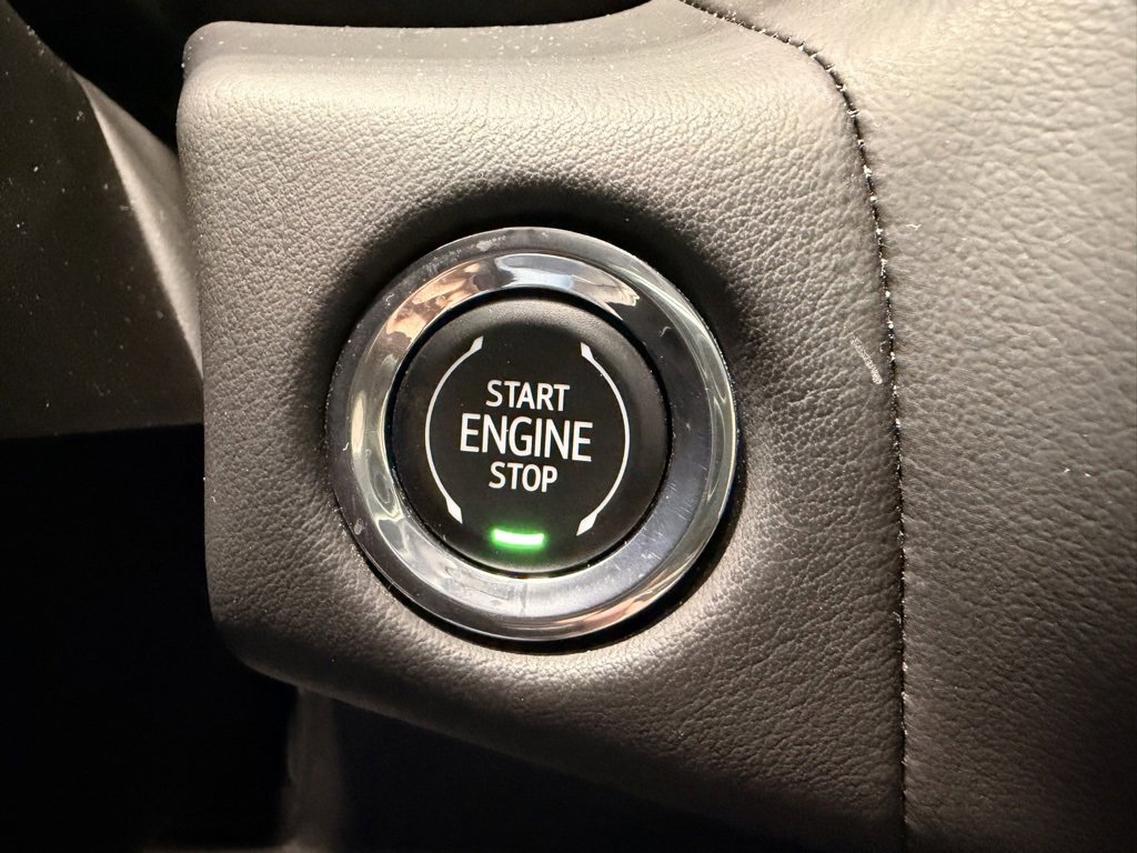 Used 2023 GMC Yukon SLT image 40