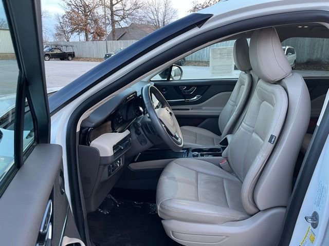 Used 2022 Lincoln Corsair Reserve w/ Equipment Group 201A image 15