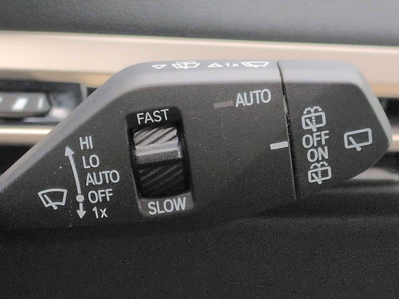 Certified 2025 BMW iX xDrive50 w/ Premium Package image 27