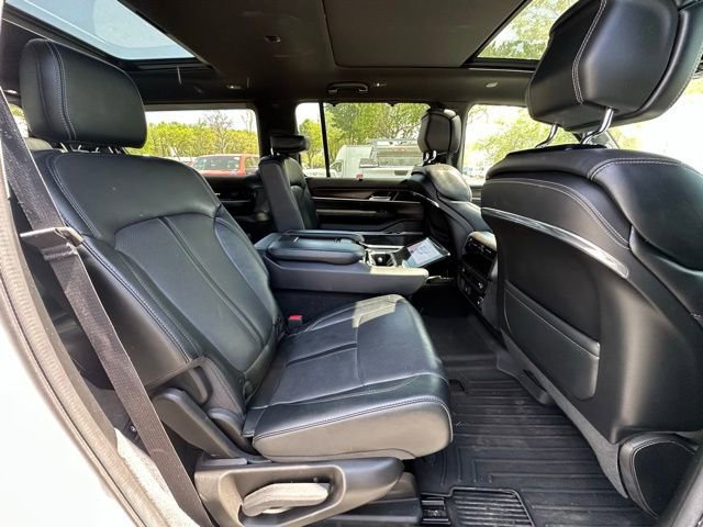 Used 2023 Jeep Grand Wagoneer 4WD image 31