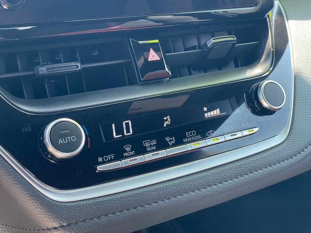 Used 2024 Toyota Corolla SE Nightshade image 22