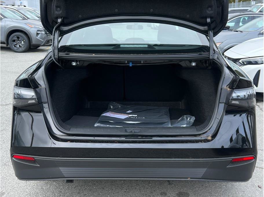 New 2026 Nissan Sentra S w/ Floor Mat Package FWD image 5