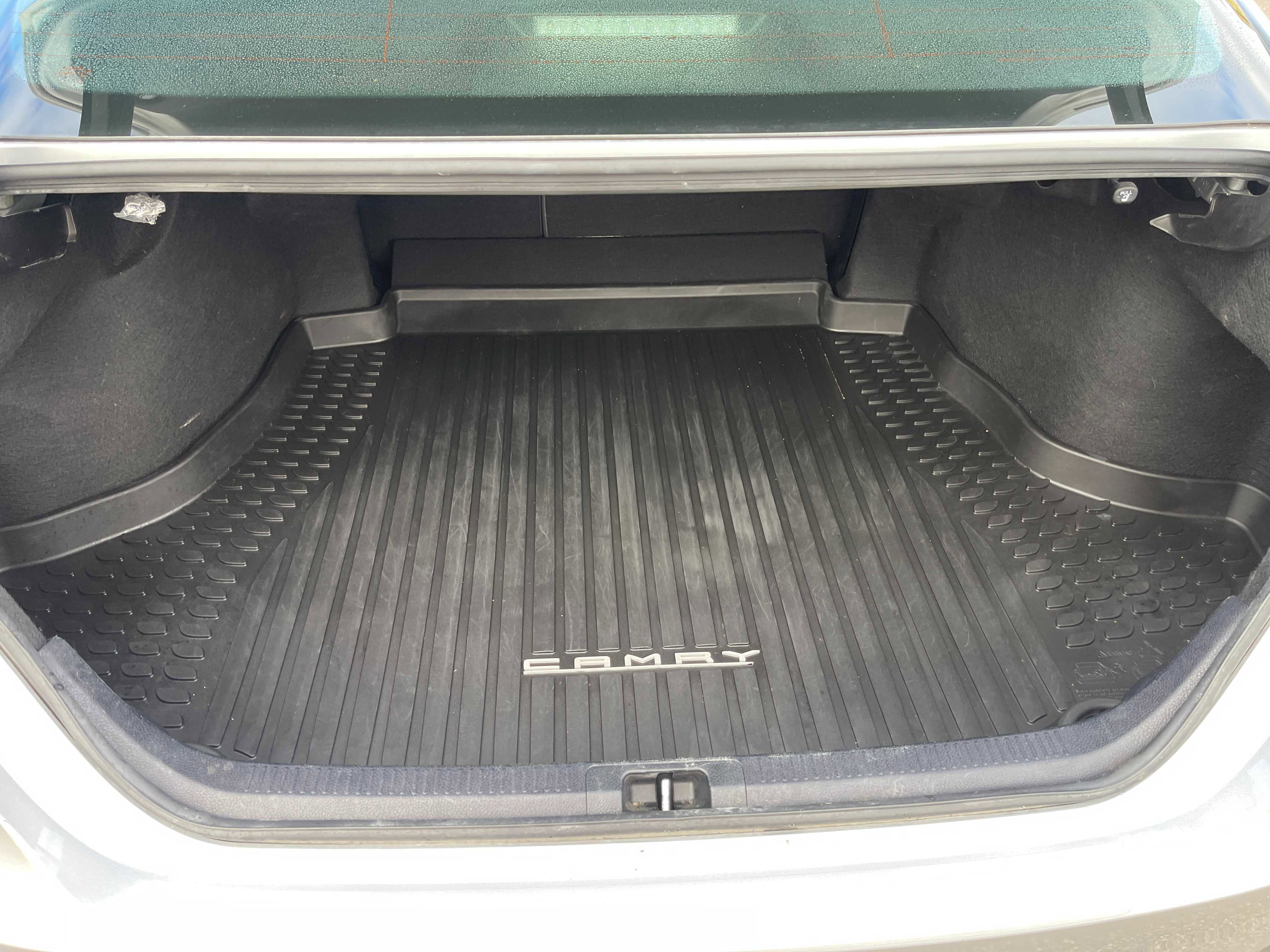 Used 2020 Toyota Camry LE image 9