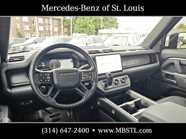 Used 2025 Land Rover Defender 110 V8 AWD/4WD image 21