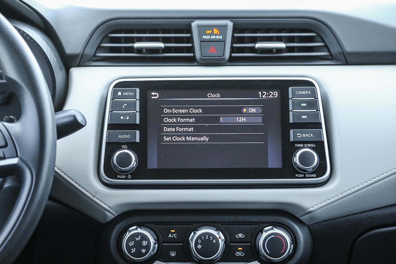 Used 2021 Nissan Versa SV FWD image 14
