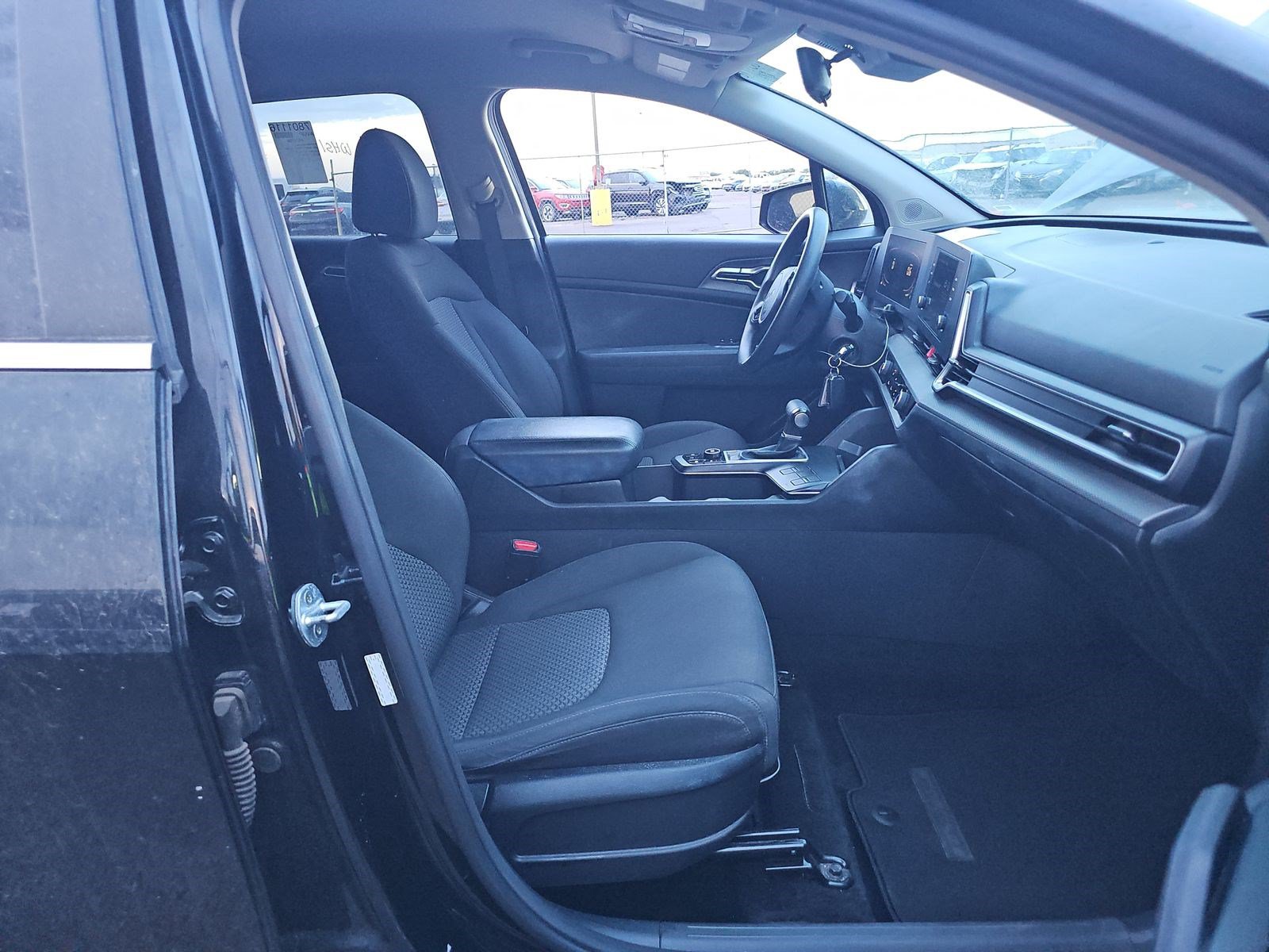 Used 2023 Kia Sportage LX FWD image 11