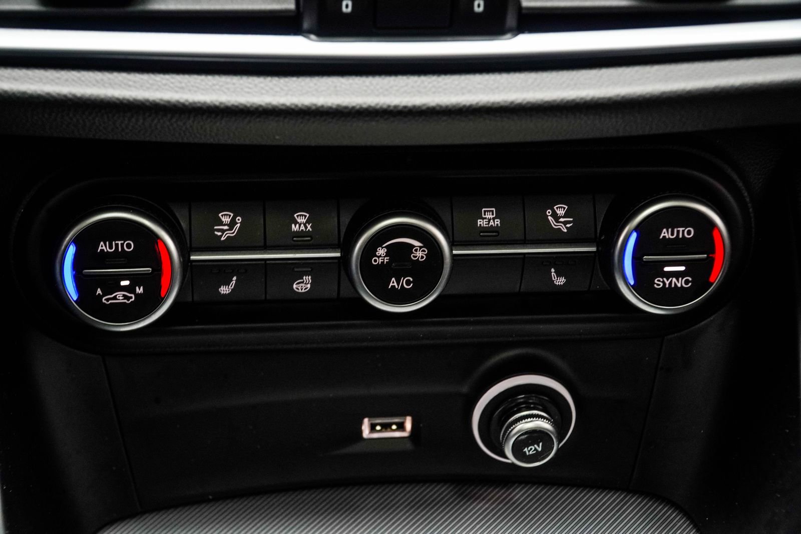 Used 2023 Alfa Romeo Stelvio Veloce AWD/4WD image 23