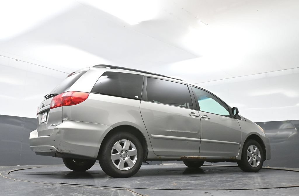 Used 2008 Toyota Sienna CE FWD image 17