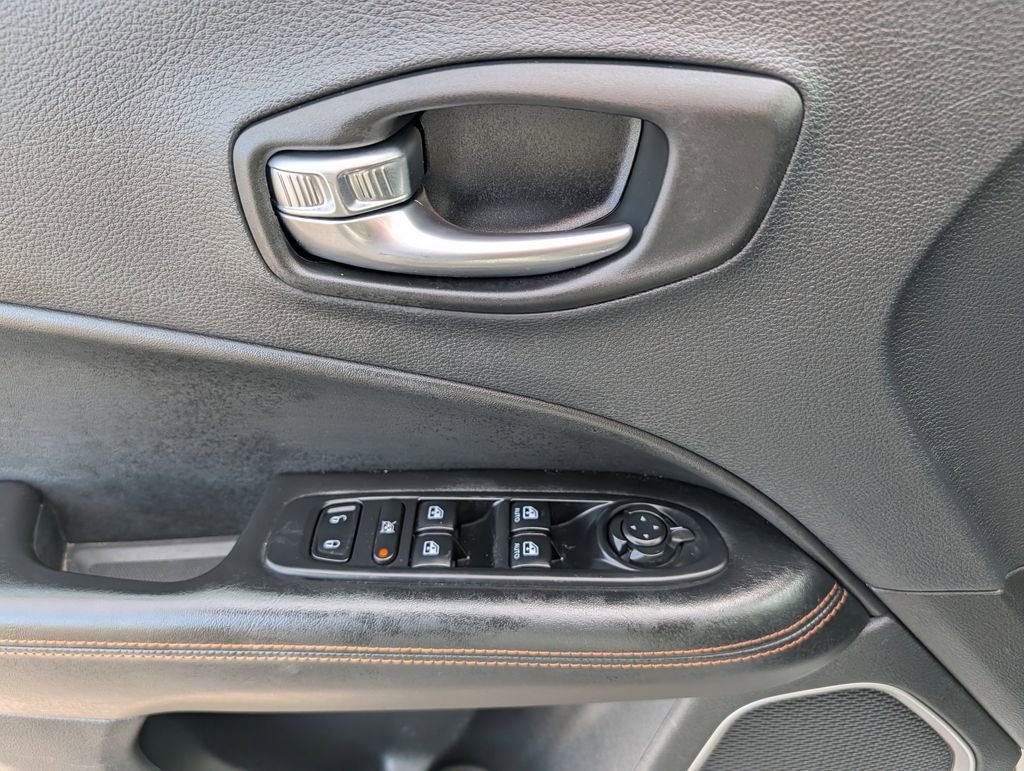 Used 2019 Jeep Compass Limited image 19