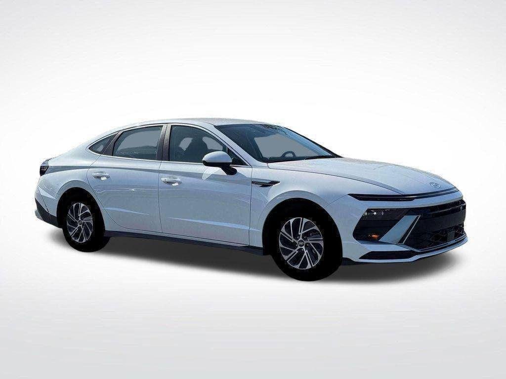 New 2026 Hyundai Sonata Blue FWD image 9