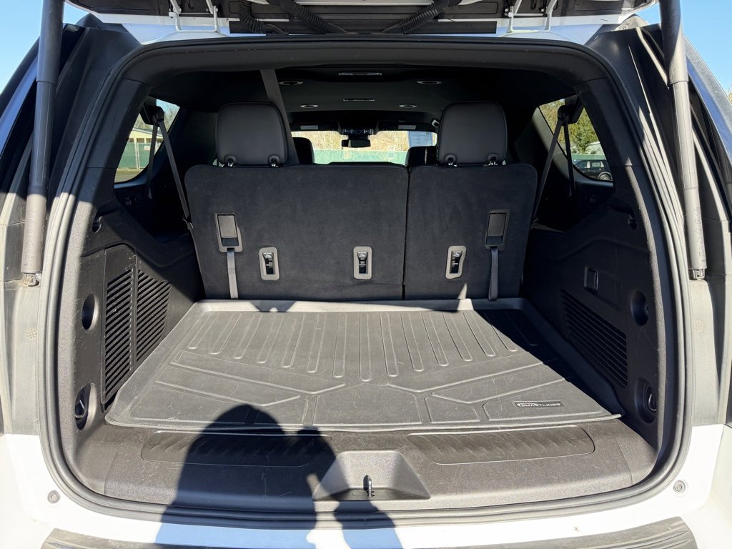 Used 2023 Chevrolet Suburban LT image 11