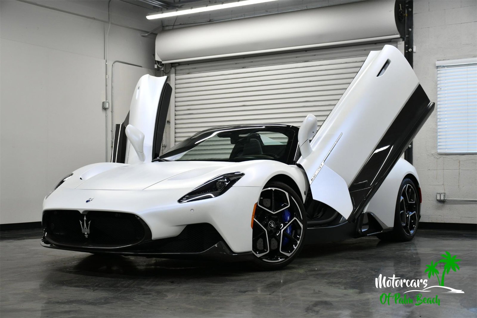 Used 2023 Maserati MC20 Spyder image 2