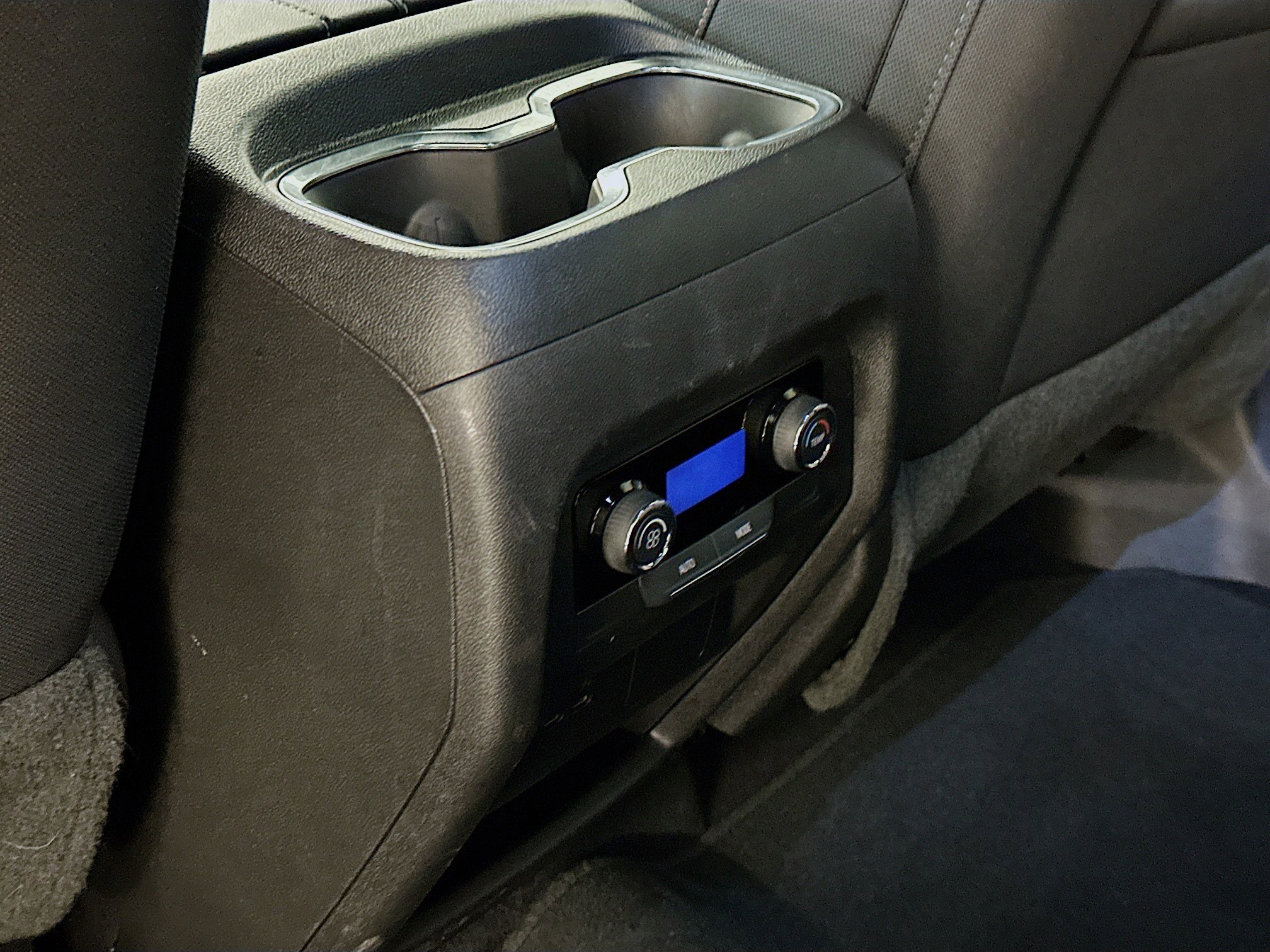 Used 2025 Chevrolet Traverse LT image 28