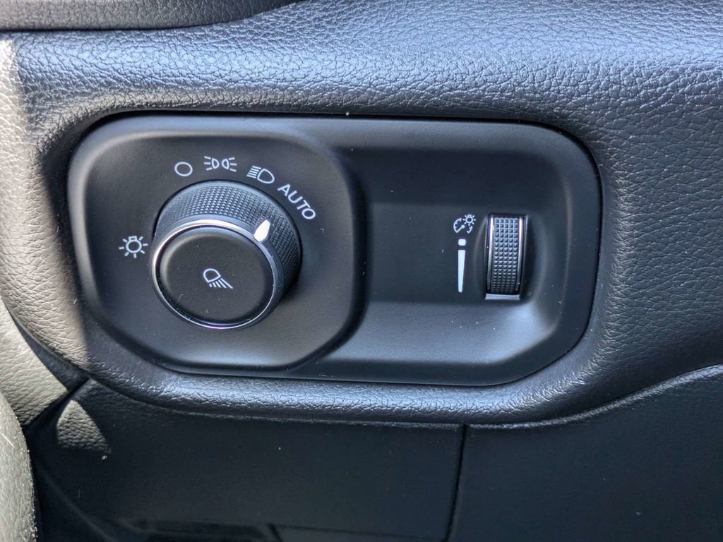 Used 2022 RAM 3500 Tradesman w/ Chrome Appearance Group image 24