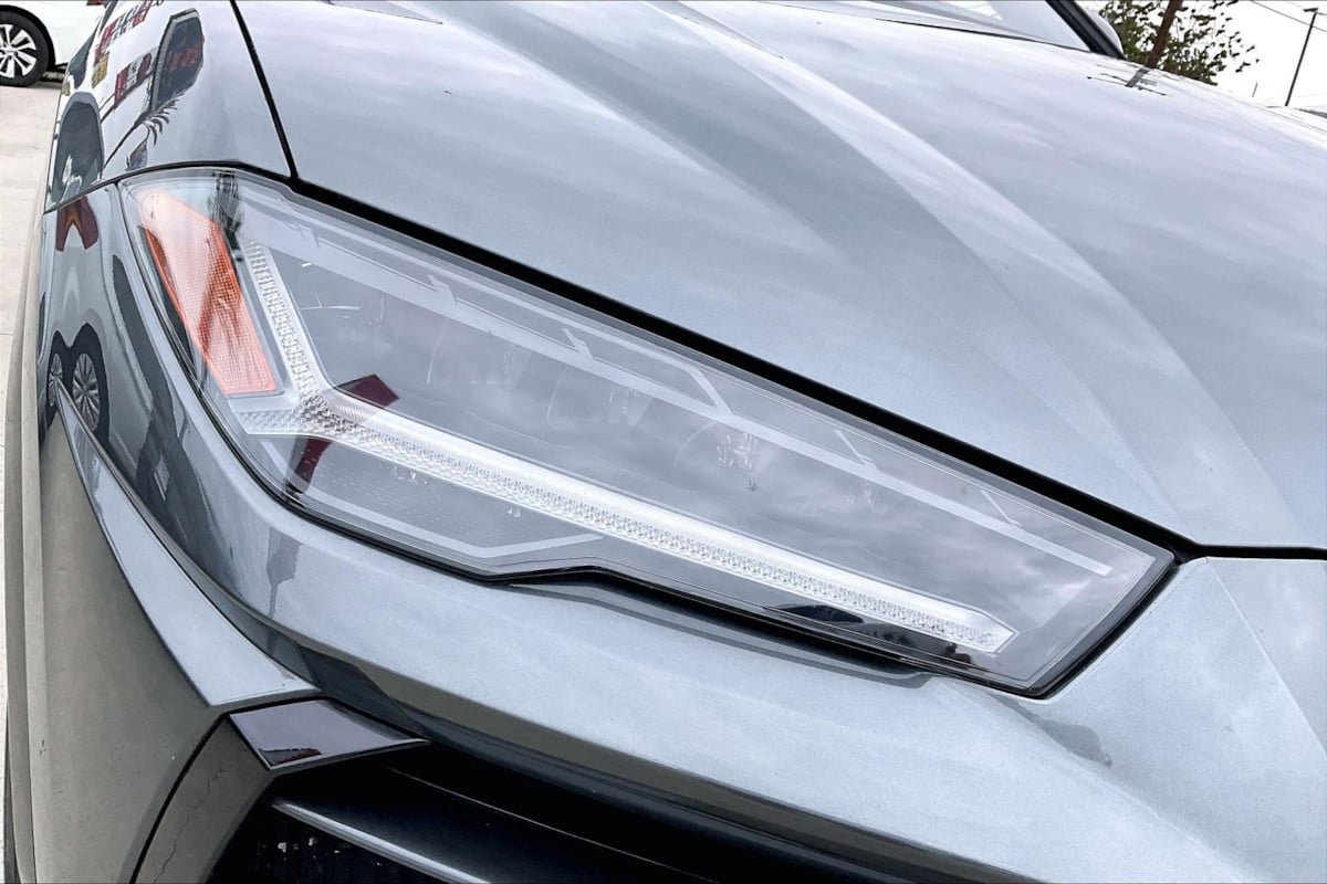 Used 2019 Lamborghini Urus AWD/4WD image 29