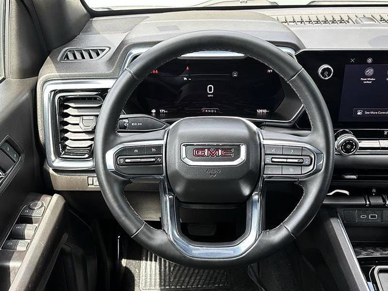 Used 2024 GMC Canyon Elevation image 18